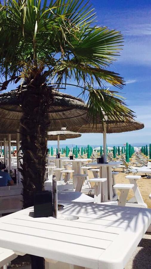 Suite Erica Lignano Hotel Lignano Sabbiadoro Esterno foto