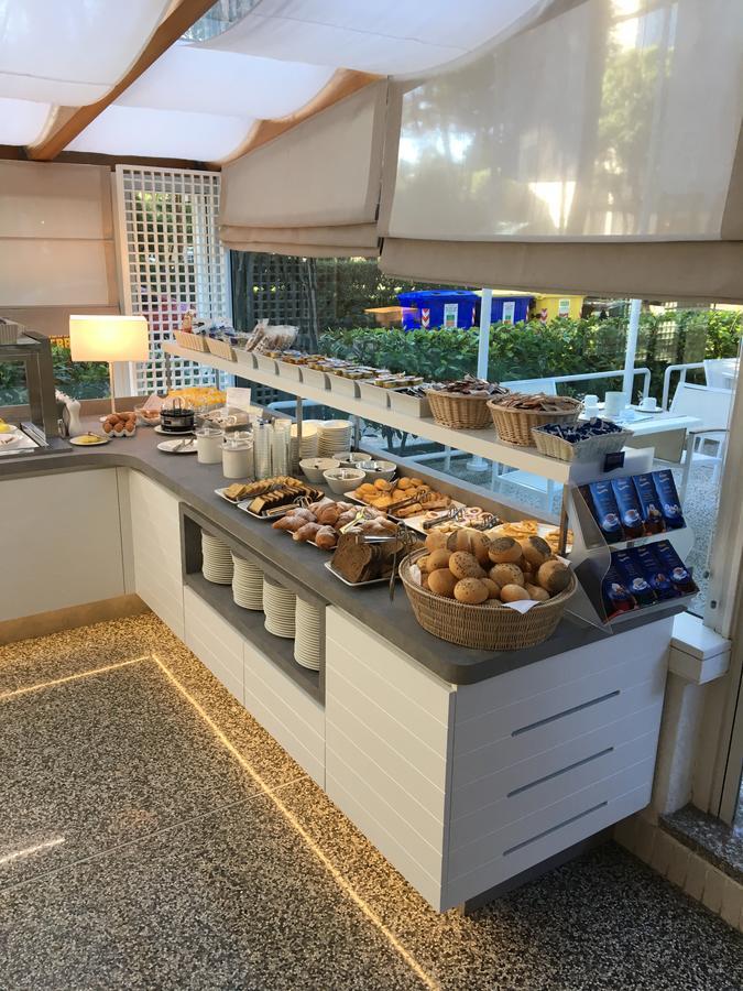 Suite Erica Lignano Hotel Lignano Sabbiadoro Esterno foto