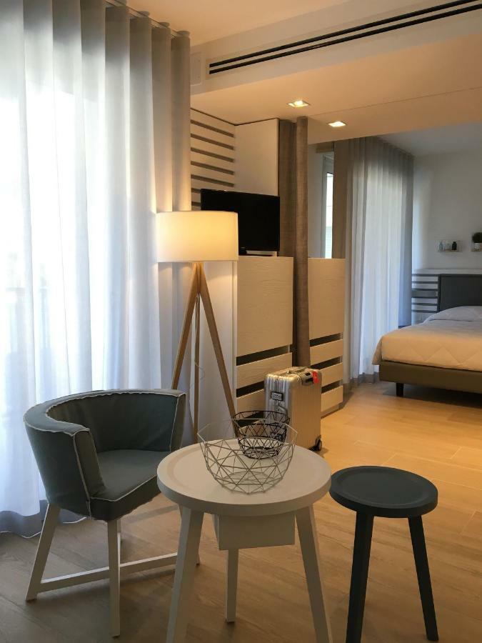 Suite Erica Lignano Hotel Lignano Sabbiadoro Esterno foto